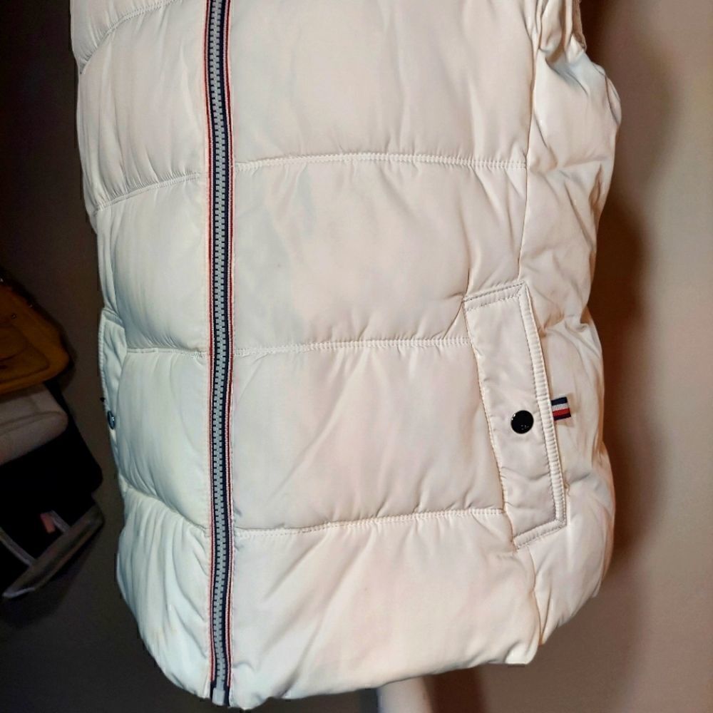 Tommy Hilfiger Quilted Puff Vest - Picture 3 of 8